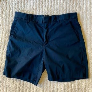 everlane / like new / dark blue / waist32” x inseam7”